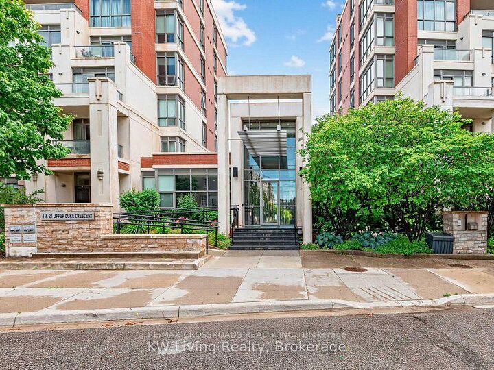 Property Photo: 21 Upper Duke Crescent 505 ON L6G 0B7