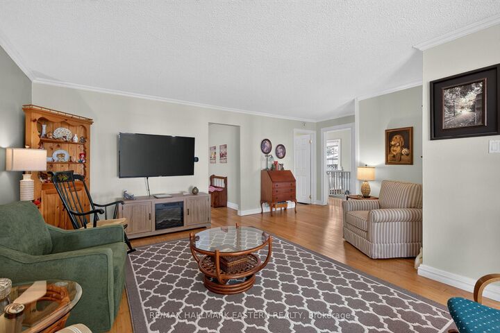 Property Photo: 501 Glengarry Avenue ON K9H 4Y5