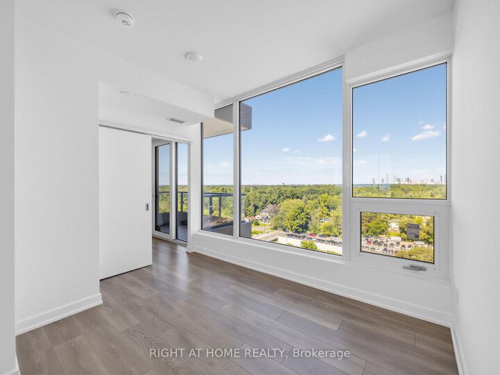 Property Photo: 28 Ann Street 1016 ON L5G 0E1