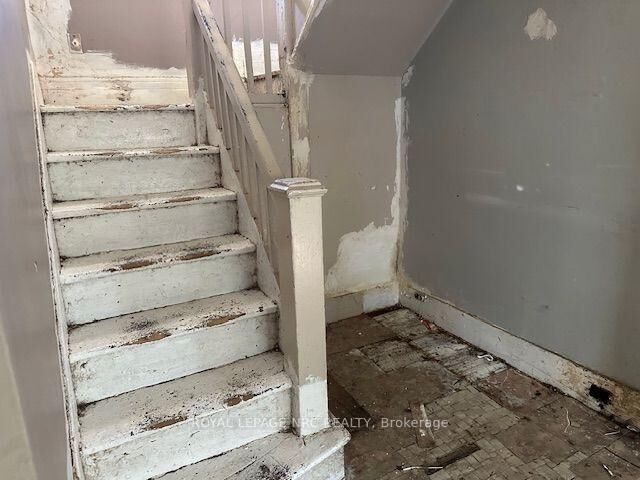Property Photo:  62 Haynes Avenue  ON L2R 3Z3 