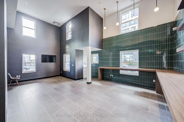 Photo de la propriété: 2475 Old Bronte Road 704 ON L6M 5S7