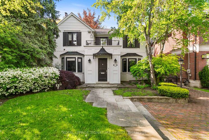 Property Photo: 230 Strathallan Wood ON M5N 1T4