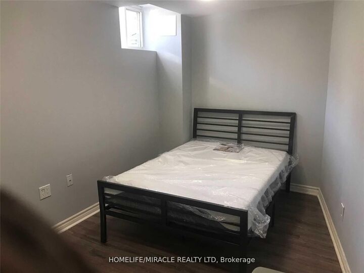 Property Photo: 93 Whitehouse Crescent ON L6P 1L7