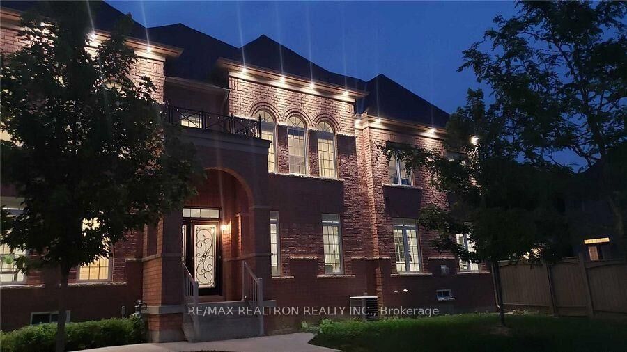 Property Photo:  119 Lindbergh Drive  ON L4H 1M1 