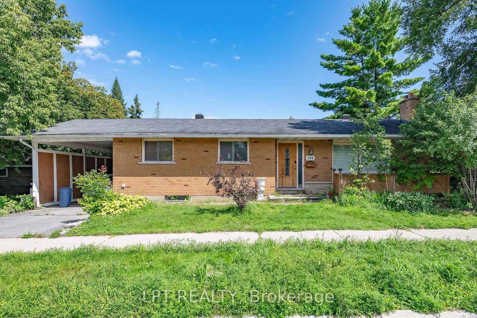 Property Photo:  999 Cavan Street 999  ON K1Z 5T6 