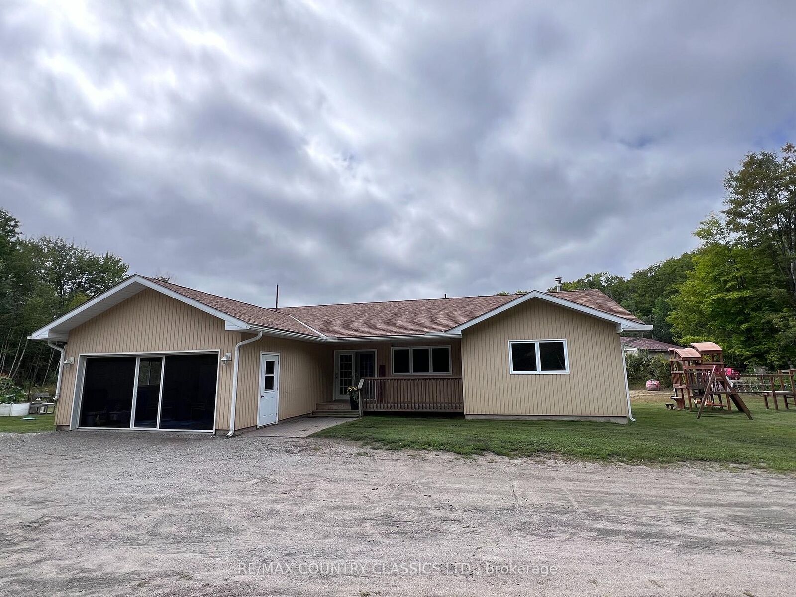 Property Photo: 3952 Loop Road ON K0L 1X0