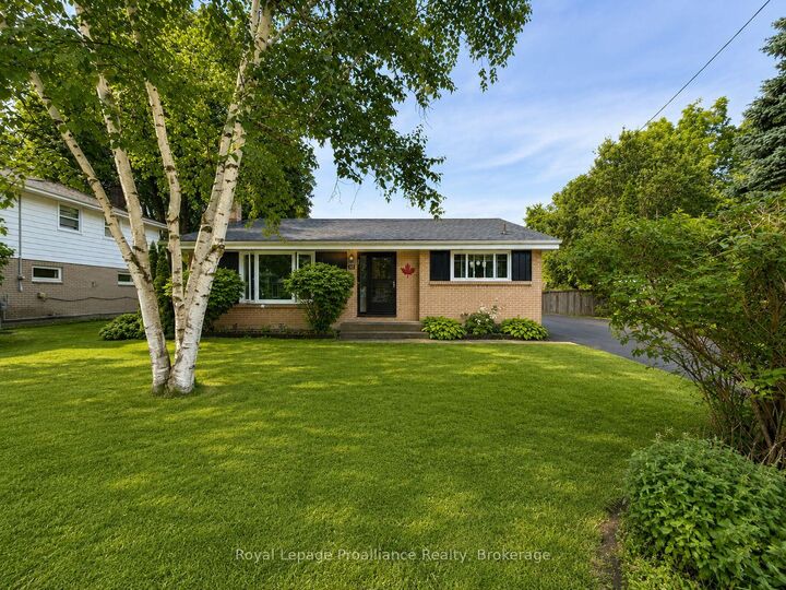 Property Photo:  32 Glen Road  ON K8P 4G1 