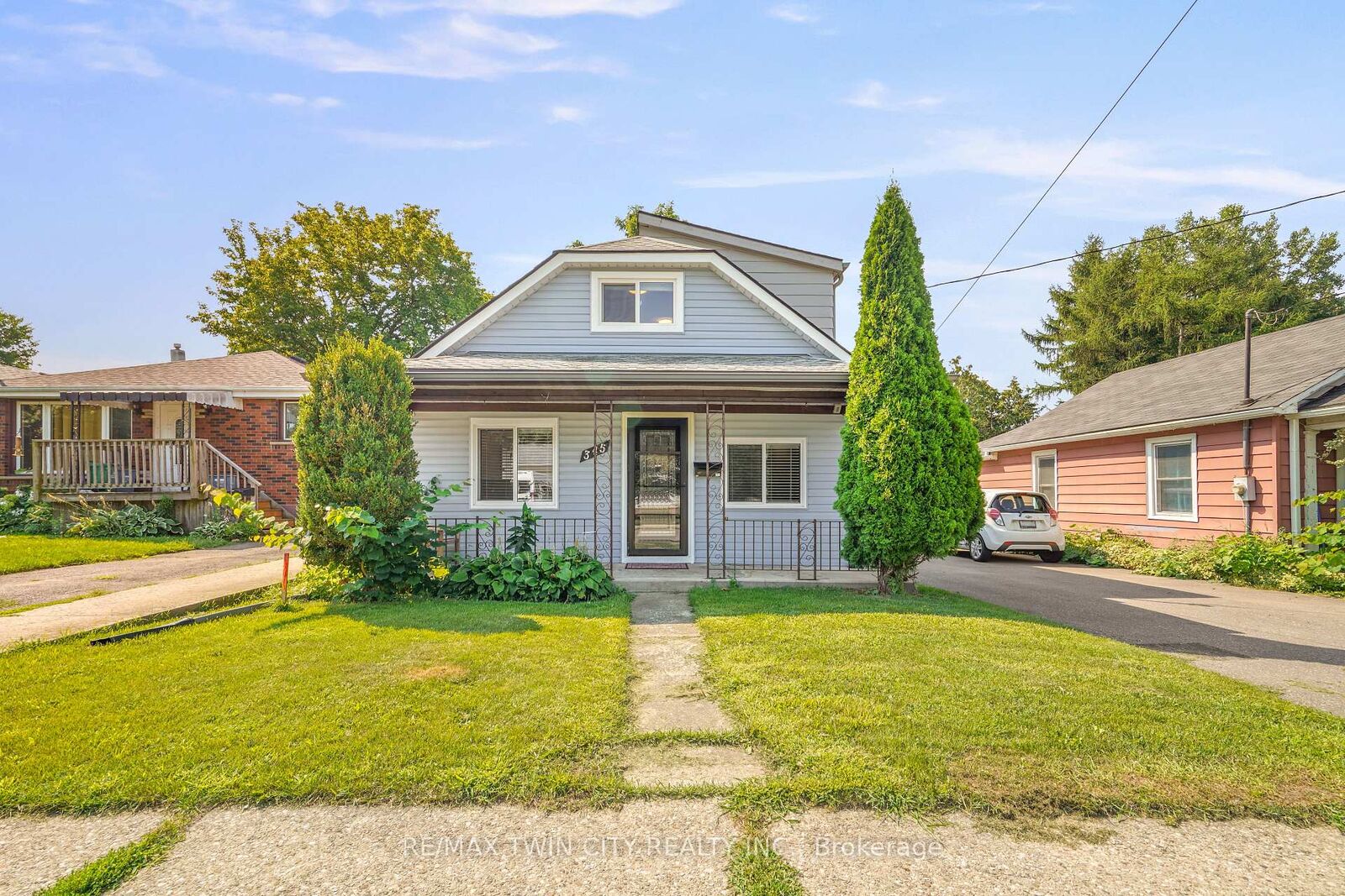 Property Photo:  345 Nelson Street  ON N3S 4E3 