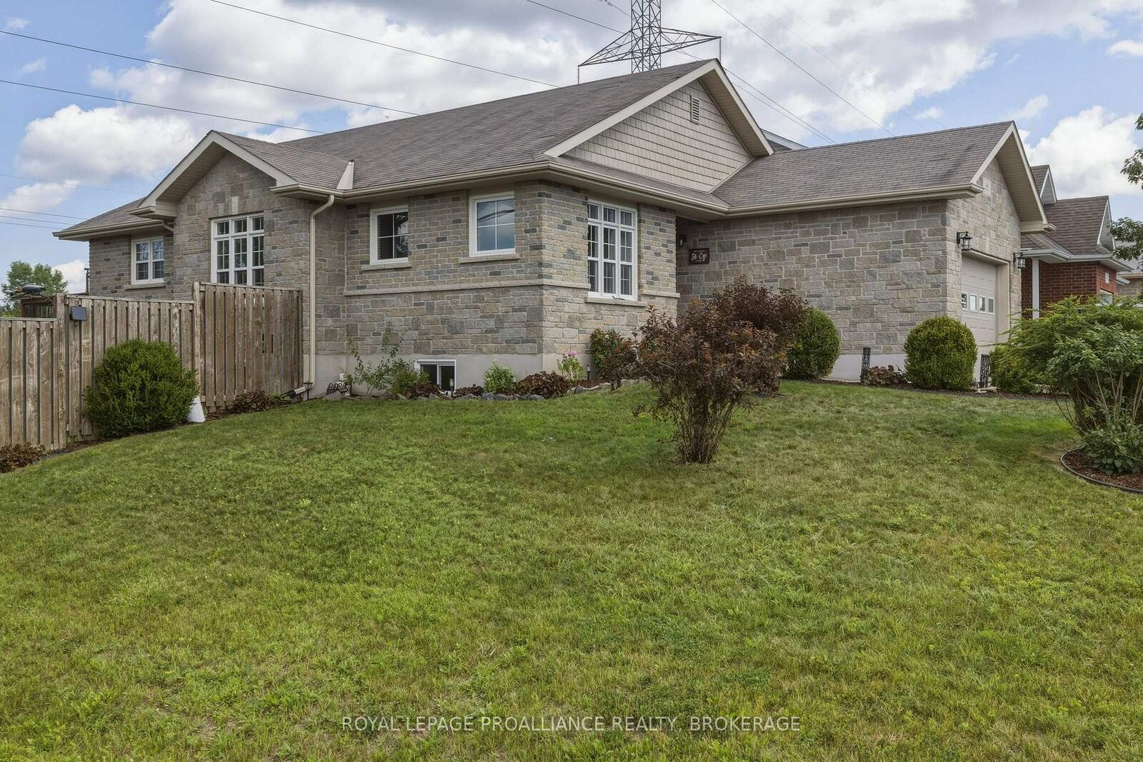 Property Photo: 1464 Ottawa Street ON K7P 0C2