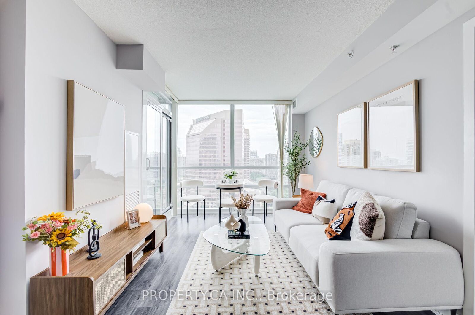 Property Photo:  5740 Yonge Street 1701  ON M2M 0B1 
