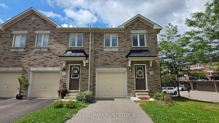 24 Markham Trail — photo 1