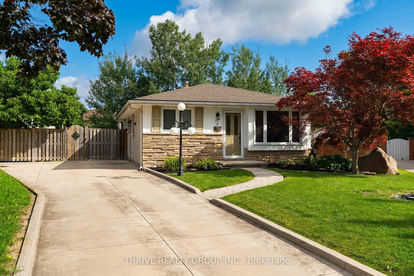 Property Photo: 26 Heath Place ON N5Z 4G6