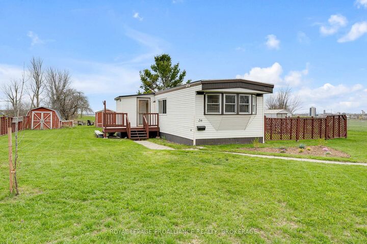 Property Photo:  26 Kapyong Crescent  ON K7K 5T5 