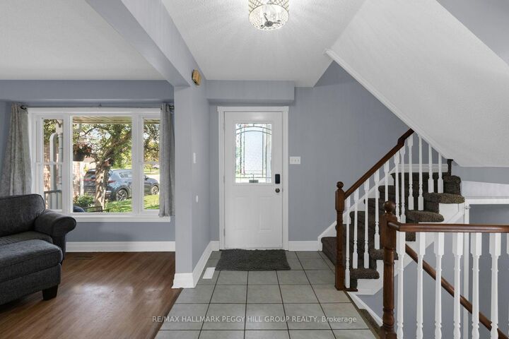 Photo de la propriété:  14 Copeman Crescent  ON L4N 8B5 