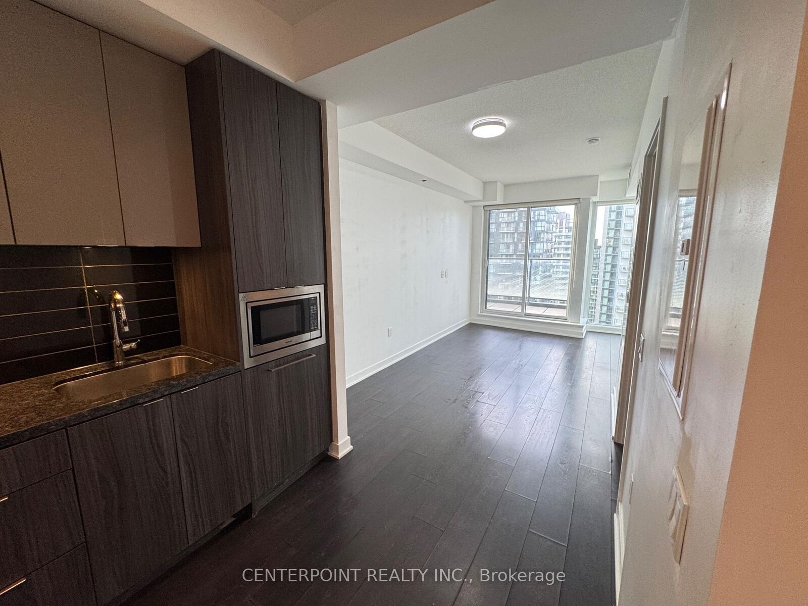Property Photo:  125 Blue Jays Way 4307  ON M5V 0N5 