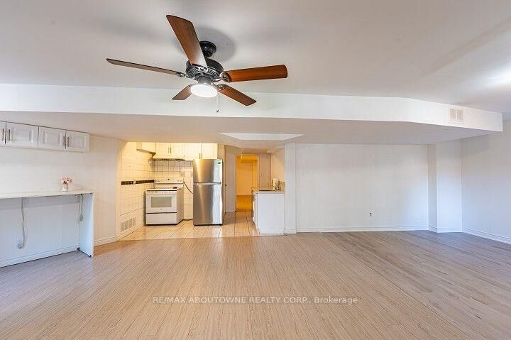 Property Photo: 1418 Abbeywood Drive Lower Unit ON L6M 2K4