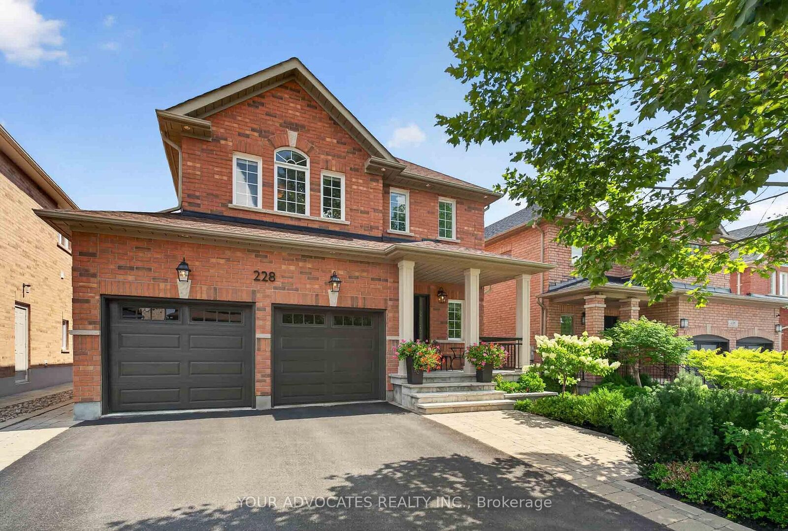 Property Photo: 228 Twin Hills Crescent ON L4H 0H4