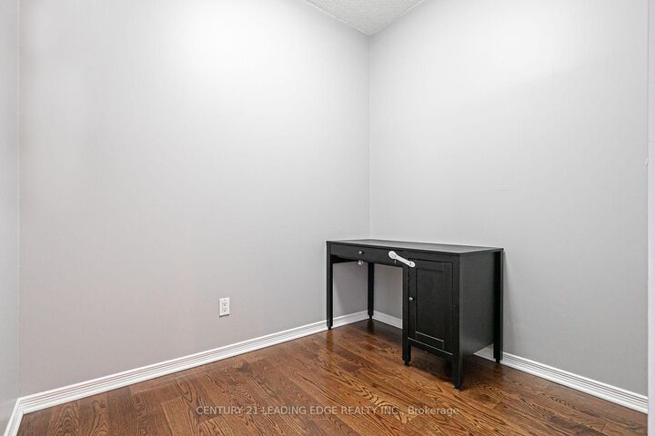 Property Photo: 350 Red Maple Road Ph5 ON L4C 0T5