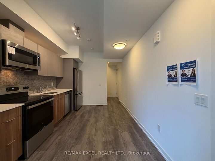 Property Photo: 3069 Pharmacy Avenue 10 ON M1W 2H1