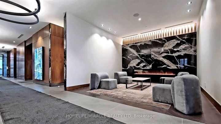 Property Photo:  7895 Jane Street 2914  ON L4K 2M7 