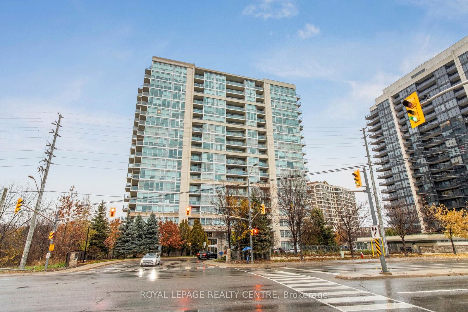 Property Photo:  1055 Southdown Road 1503  ON L5J 0A3 