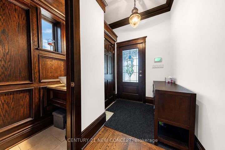 Property Photo:  42 Bellefair Avenue  ON M4L 3T8 