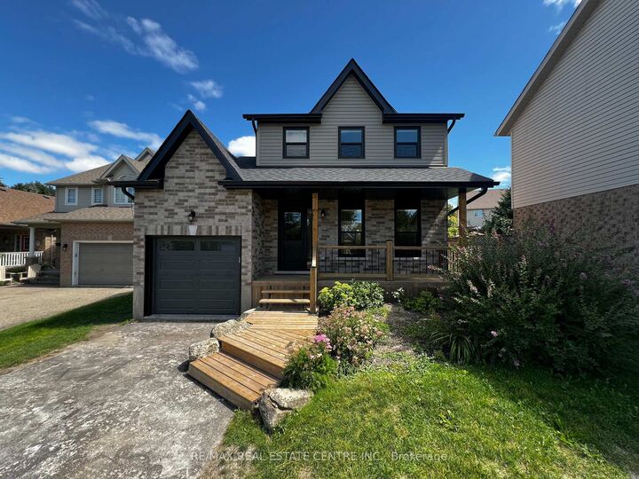 716 Russel Court — photo 1