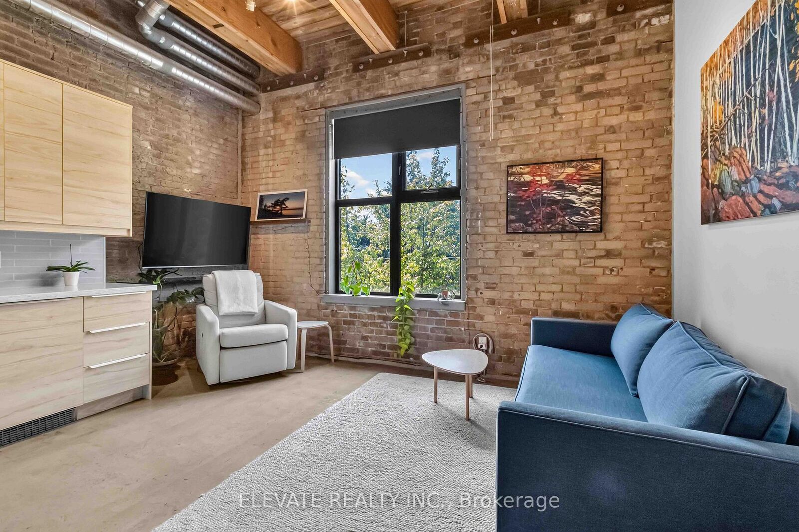 Property Photo: 363 Sorauren Avenue 312 ON M6R 3C1