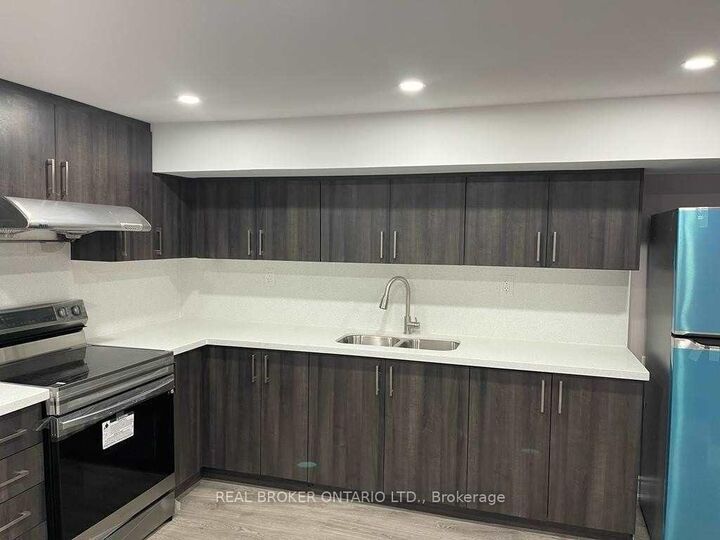 Property Photo:  320 Williams Avenue  ON L9T 2G2 