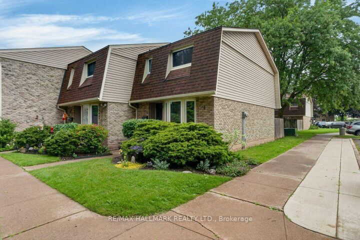 Property Photo:  75 Ventura Drive 1  ON L2R 7J7 