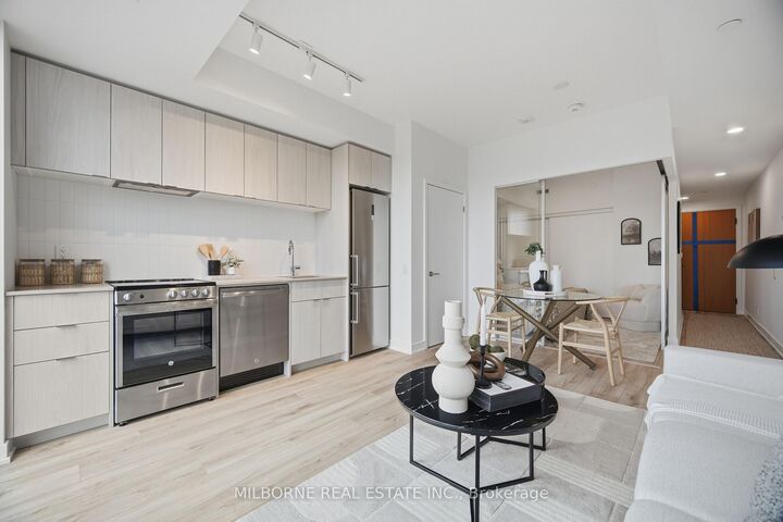 Property Photo: 1660 Bloor Street W 708 ON M6P 1A8