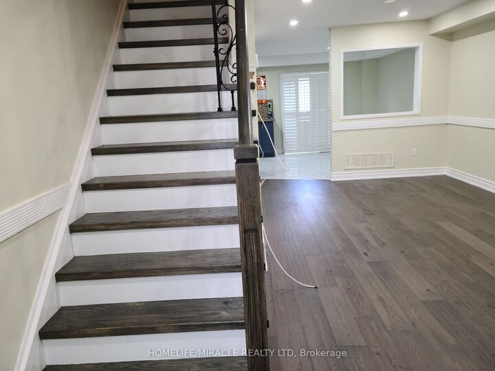 Property Photo:  7 Thunderbird Trail  ON L6R 2T4 