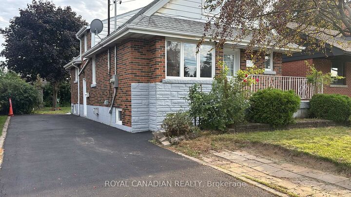 Property Photo: 974 Queensdale Avenue E ON L8T 1H7