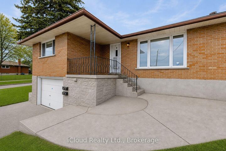 Photo de la propriété: 28 Hoffman Street ON N2M 3M7