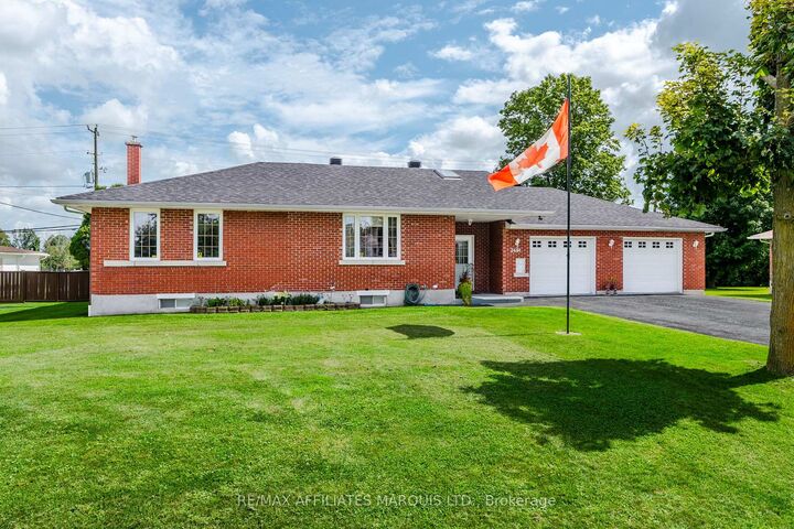 Property Photo:  3461 Marydale Avenue  ON K6K 1P6 