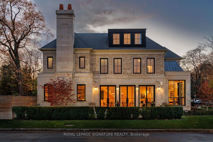 Property Photo: 207 Strathallan Boulevard ON M1N 1T3