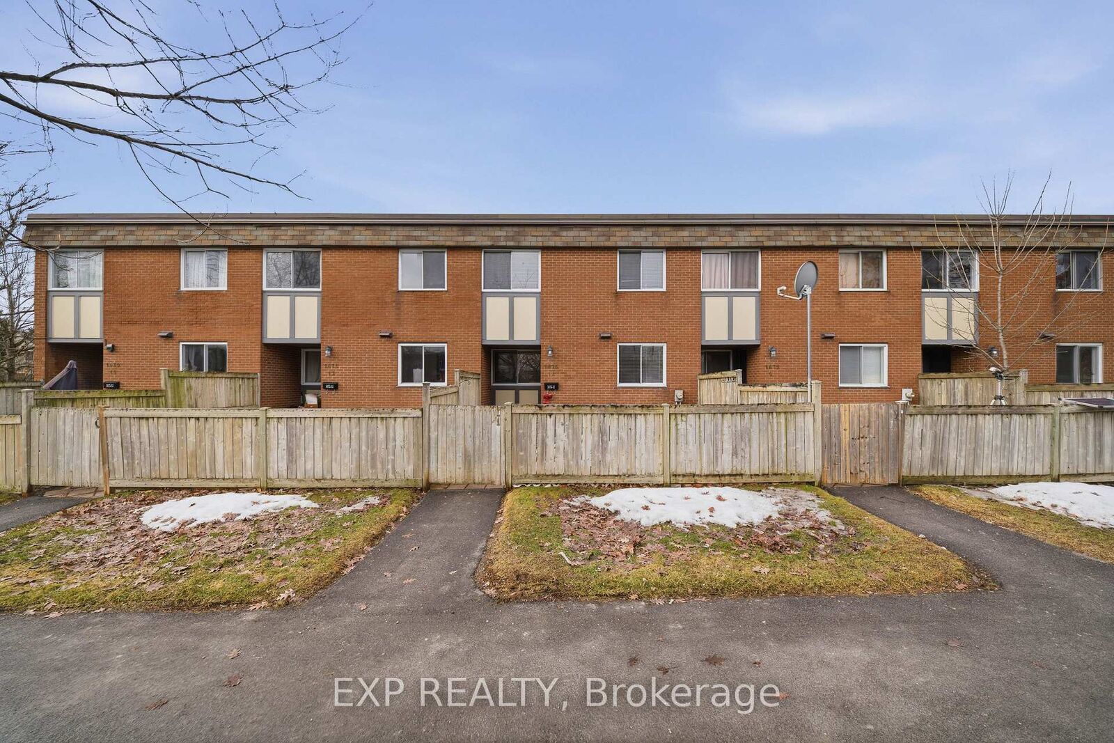Property Photo: 1675 Heatherington Road 11 ON K1V 8V8