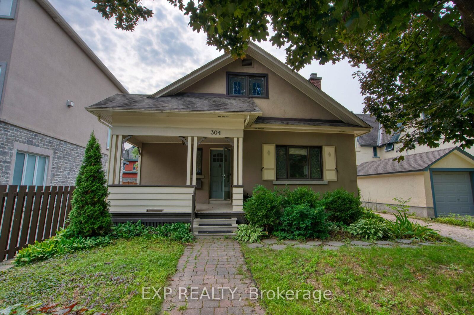 Property Photo: 304 Stewart Street B ON K1N 6K6