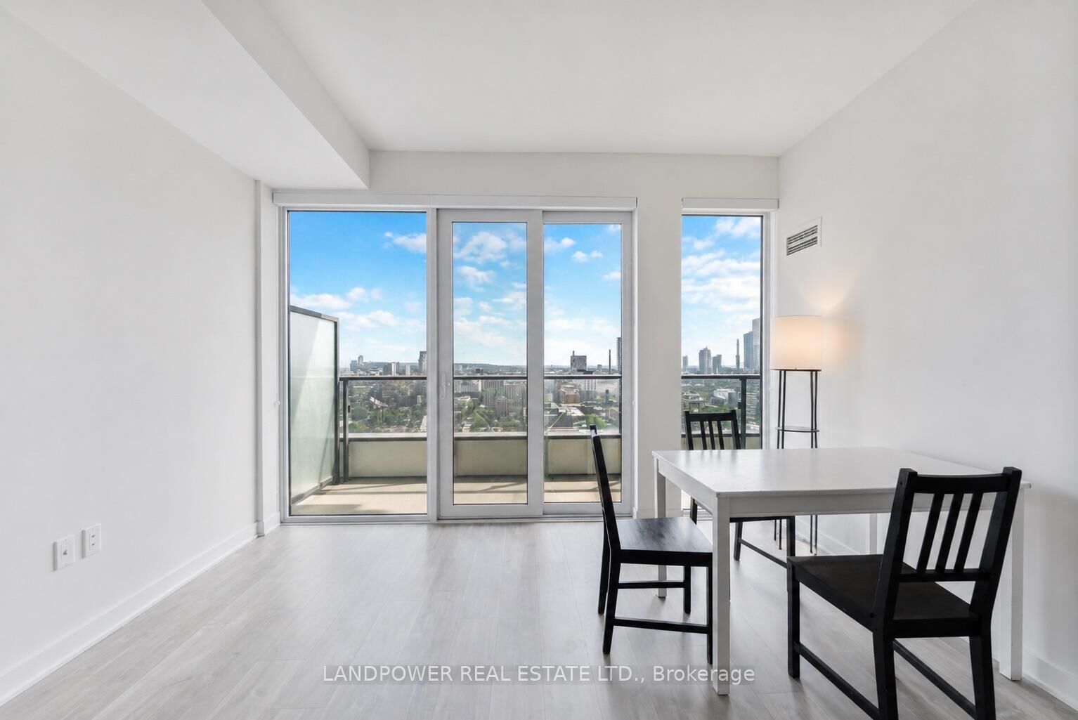 Property Photo:  70 Princess Street 2207  ON M5A 0X6 
