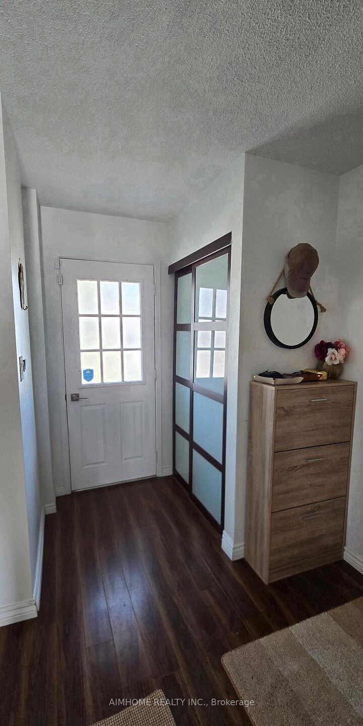 Property Photo: 854 Attersley Drive ON L1K 1T9