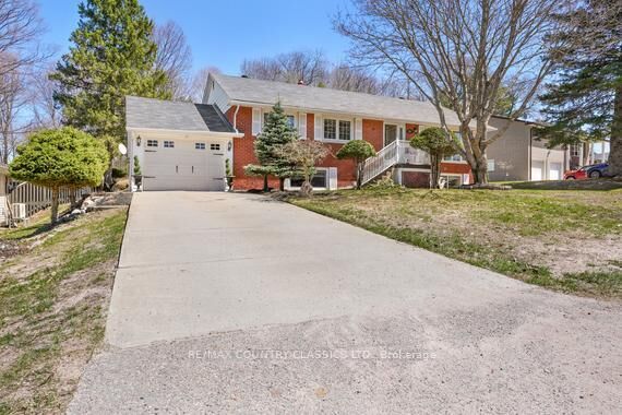 Property Photo:  152 Bridge Street W  ON K0L 1C0 