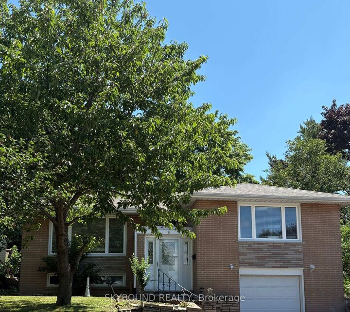 Property Photo: 9 Caronport Crescent ON M3A 1G9