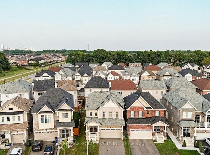 Property Photo:  8005 Odell Crescent  ON L2H 3R7 