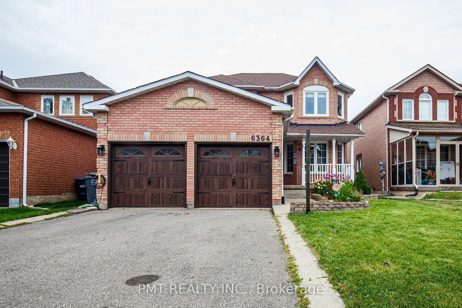 Property Photo: 6364 Alderwood Trail ON L5N 6X1