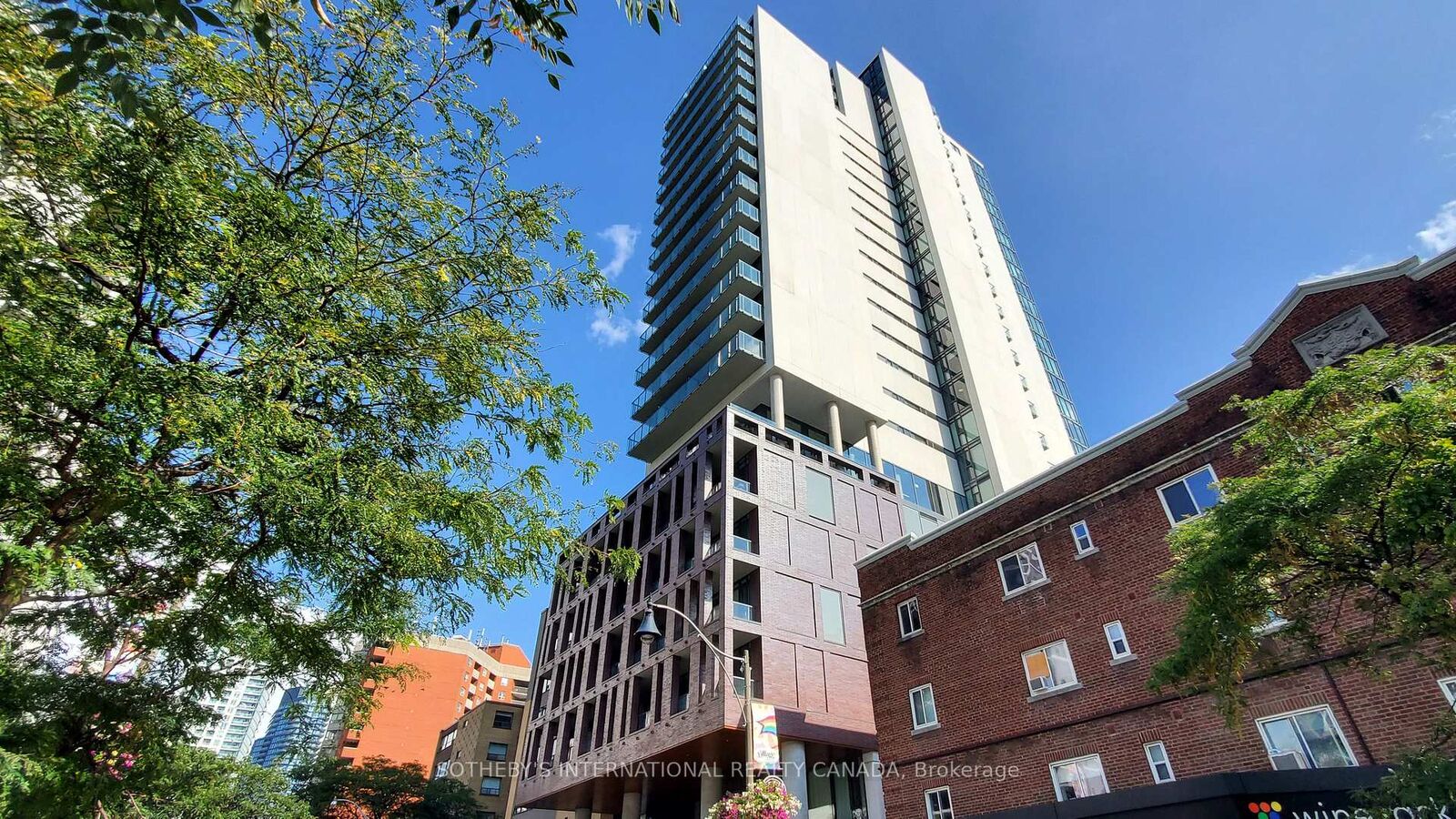 Property Photo:  81 Wellesley Street E 305-Den  ON M4Y 0C5 