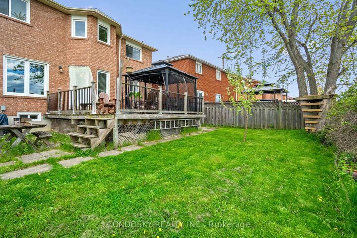 Property Photo: 6182 Duford Drive ON L5V 1A5