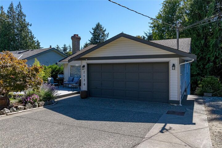 Property Photo: 2138 Henlyn Dr BC V9Z 0N5