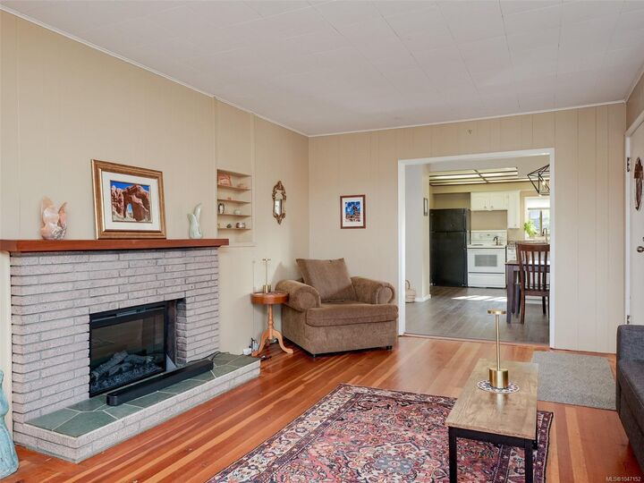 Property Photo: 1050 Leslie Dr BC V8X 2Y8