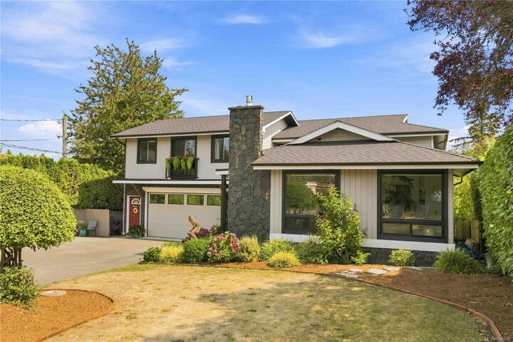 Property Photo: 7081 East Saanich Rd BC V8M 1Y3