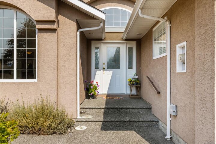 Property Photo: 3576 Hidden Oaks Cres BC V0R 1L4